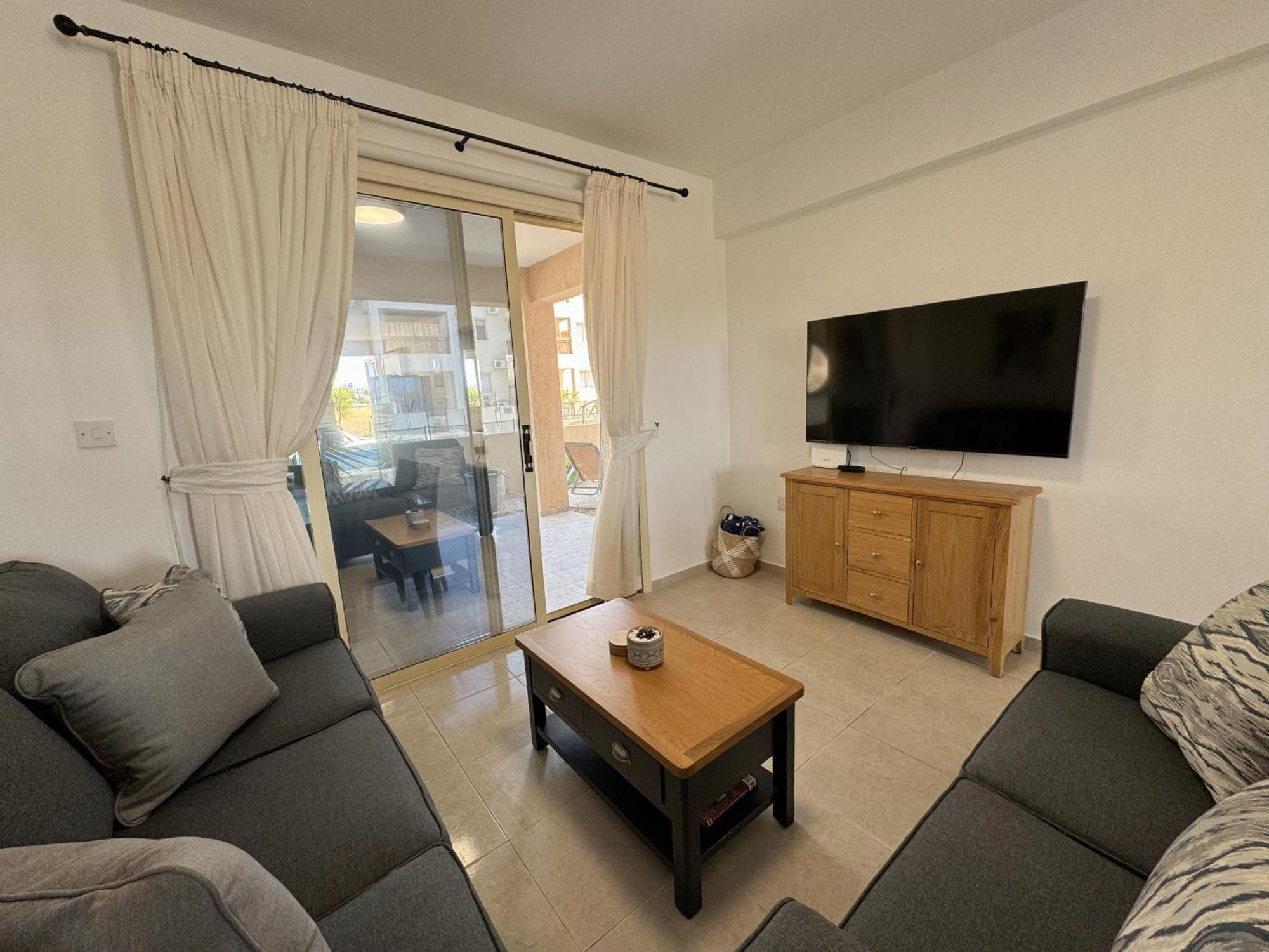 Royal-seacrest Oasis, Pool-side Paphos